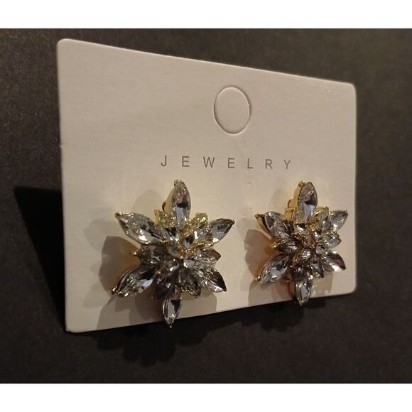 Sparkling Shiny Cubic Zirconia Snowflake Design Stud Earrings Costume Jewelry - Picture 5 of 8